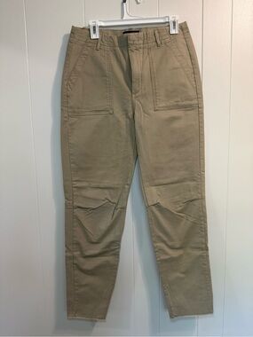 Banana Republic Girlfriend Authentic Chinos Women's 8 Tall Khakis 98% Cotton
